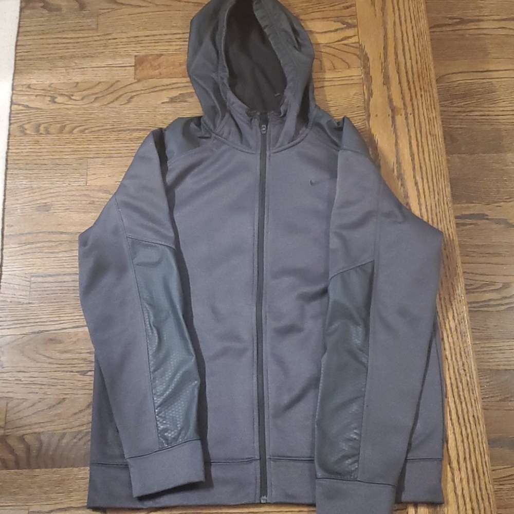 Nike therma fit men's large lightweight jacket